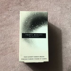 Unopened and unused Fenty Beauty kabuki brush